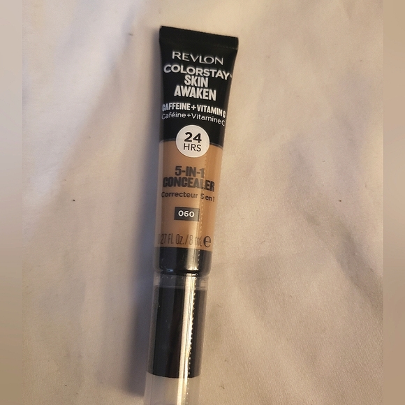 Revlon ColorStay Skin Awaken 5-in-1 Concealer, Lightweight, Creamy Longlasting - Picture 4 of 7
